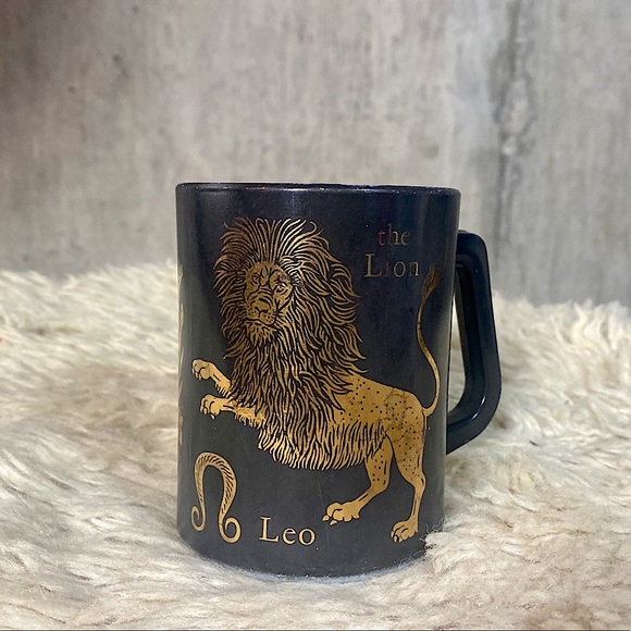 Sold-VTG MILK GLASS ZODIAC MUG - Picture 4 of 9